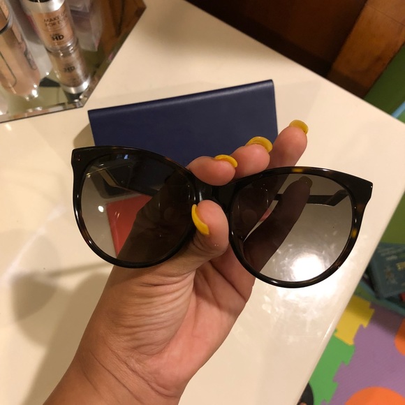 Fendi Shades/Glasses - Picture 4 of 4